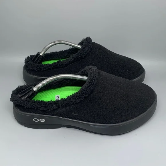 OOFOS OOmg Low Black Fleece Lined Recovery Shoes Men’s Sz 12 EU 45 - Picture 1 of 10